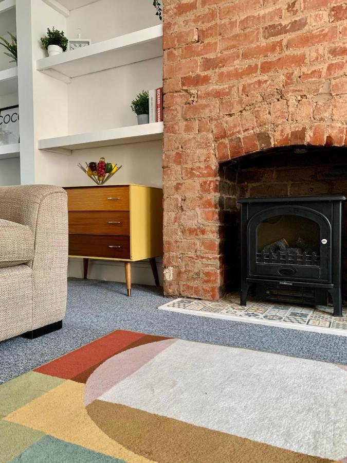Contemporary 2 Bedroom Victorian Town House - Sleeps Up To 6 Kimberley  외부 사진